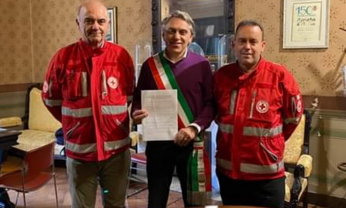 Firmata nuova convenzione per la sede della CRI di Pieve di Teco, Alessandri: "Il mio ultimo atto formale come Sindaco"