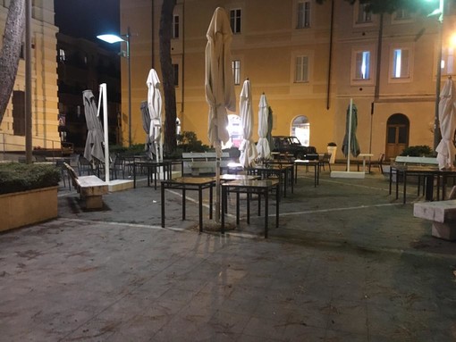 Adesso è ufficiale: da lunedì la Liguria torna in 'giallo', riaprono bar e ristoranti fino alle 18 Adesso è ufficiale: da lunedì la Liguria torna in 'giallo', riaprono bar e ristoranti fino alle 18