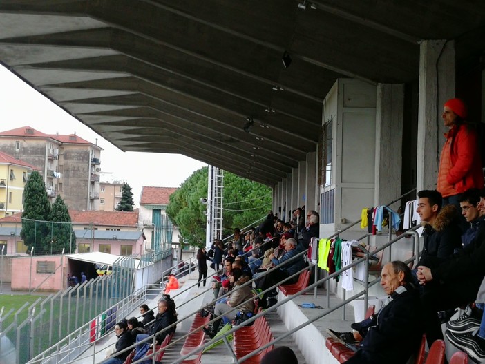 Imperia: in occasione della partita di domenica con l'Albenga, vietata la somministrazione e la vendita di bevande alcoliche e analcoliche in contenitori di vetro Imperia: in occasione della partita di domenica con l'Albenga, vietata la somministrazione e la vendita di bevande alcoliche e analcoliche in contenitori di vetro