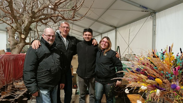Sanremo in Fiore 2024, un carro ecologico sul running: Dolceacqua omaggia Monaco (Foto e video) Sanremo in Fiore 2024, un carro ecologico sul running: Dolceacqua omaggia Monaco (Foto e video)