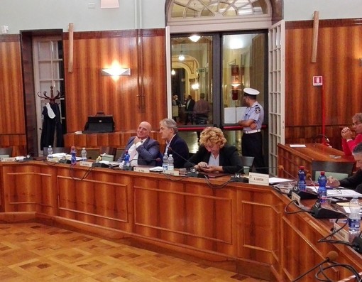 Berrino e Battistotti a confronto a margine del consiglio comunale