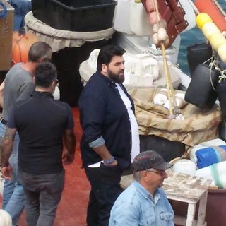 Imperia: lo chef Antonino Cannavacciuolo al porto di Oneglia a bordo del peschereccio Ineja