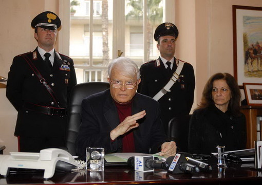 Alcuni momenti della conferenza stampa con Gian Carlo Caselli