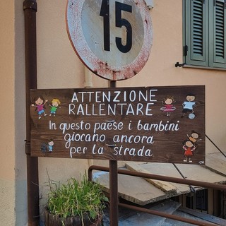 Montalto Carpasio, nuova cartellonistica per i bimbi creati dall'artista locale Chiara Nicodemo