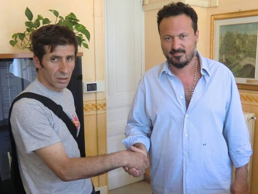 L'immagine tratta dal profilo pubblico su Facebook del primo cittadino