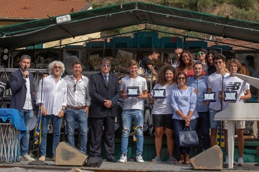 Badalucco rende omaggio ai suoi ambasciatori dello sport nel mondo: il sindaco Orengo ha consegnato cinque targhe di riconoscimento (Foto e Video)