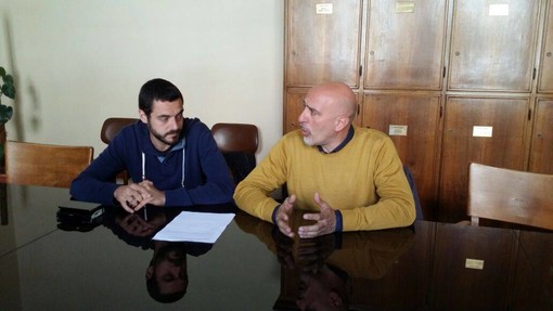 Imperia Bene Comune torna all'attacco e chiede la convocazione di un Consiglio su acqua pubblica, Go Imperia e rifiuti. Grosso: "Vogliamo risposte su temi concreti. Altri brancolano nel buio" Imperia Bene Comune torna all'attacco e chiede la convocazione di un Consiglio su acqua pubblica, Go Imperia e rifiuti. Grosso: "Vogliamo risposte su temi concreti. Altri brancolano nel buio"