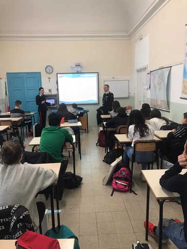 A Sanremo e Taggia: a lezione di legalità con i Carabinieri, una visita nelle scuole ed in Caserma