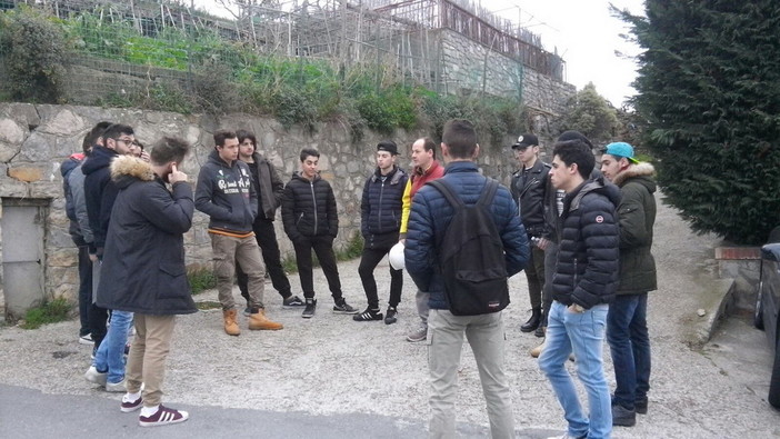 Ventimiglia: per il progetto di ‘alternanza scuola lavoro’ futuri Geometri a scuola di… cantiere Ventimiglia: per il progetto di ‘alternanza scuola lavoro’ futuri Geometri a scuola di… cantiere