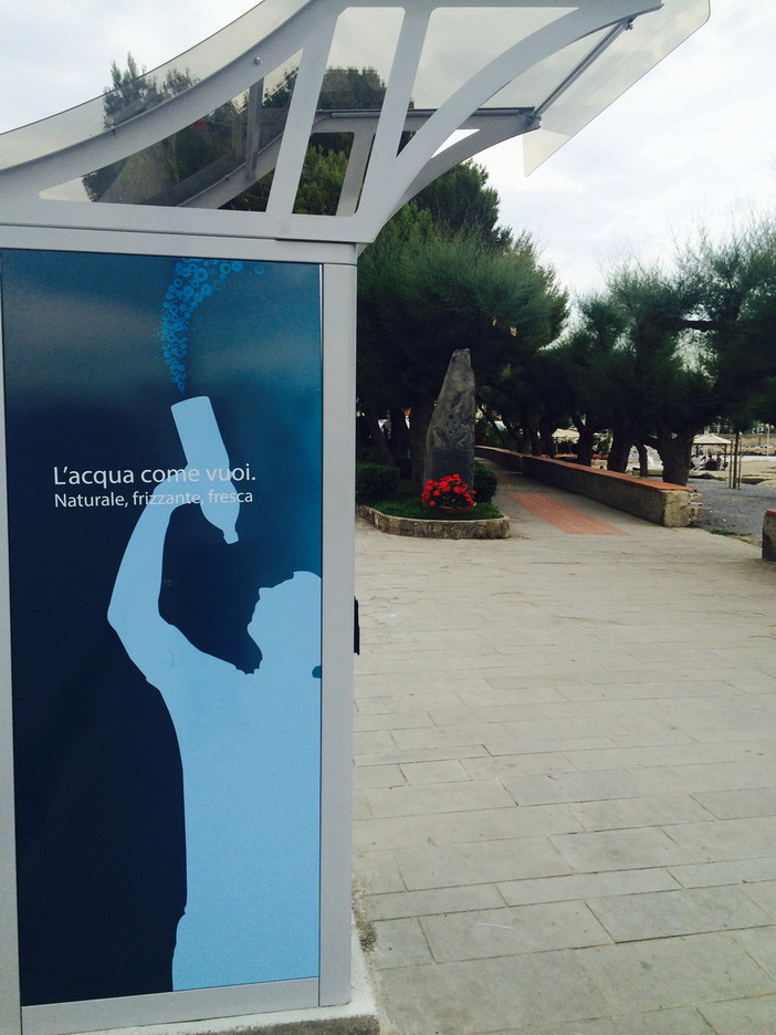 Riva Ligure: lo scorso fine settimana, inaugurata in Piazza Ughetto la prima Casa dell’Acqua Riva Ligure: lo scorso fine settimana, inaugurata in Piazza Ughetto la prima Casa dell’Acqua