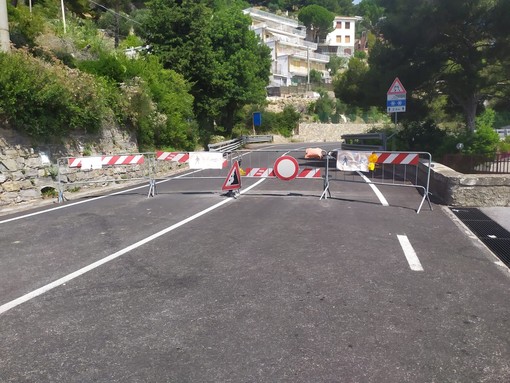 Cresce l'attesa per la riapertura dell'Aurelia tra Cervo e Andora: prevista entro domani 'caos autostrade' permettendo (foto e video) Cresce l'attesa per la riapertura dell'Aurelia tra Cervo e Andora: prevista entro domani 'caos autostrade' permettendo (foto e video)