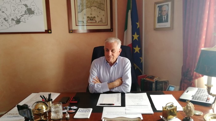 Elezioni a Imperia, Claudio Scajola a tutto tondo: "Non voglio aggiungere una medaglietta sul mio curriculum, ma risollevare la città" Elezioni a Imperia, Claudio Scajola a tutto tondo: "Non voglio aggiungere una medaglietta sul mio curriculum, ma risollevare la città"