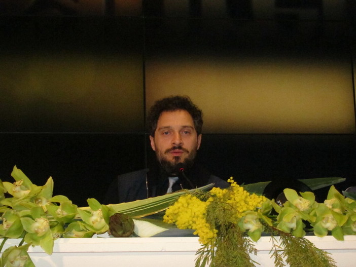 Festival: "A Sanremo manca la musica indipendente" frecciatina di Claudio Santamaria. "La Rai? più slegata dalla politica" Festival: "A Sanremo manca la musica indipendente" frecciatina di Claudio Santamaria. "La Rai? più slegata dalla politica"