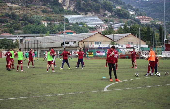 Calcio, Promozione. Ventimiglia, arriva il primo brindisi: quattro reti e spettacolo alla Veloce Savona