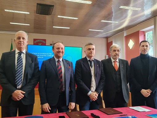 Ventimiglia, sicurezza idrogeologica e nuova mobilità urbana: firmata la convenzione per la superstrada di Peglia (Foto e video) Ventimiglia, sicurezza idrogeologica e nuova mobilità urbana: firmata la convenzione per la superstrada di Peglia (Foto e video)