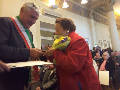 Imperia: consegnate dal Prefetto le “Medaglie della Liberazione” ai cittadini del Golfo Dianese Imperia: consegnate dal Prefetto le “Medaglie della Liberazione” ai cittadini del Golfo Dianese