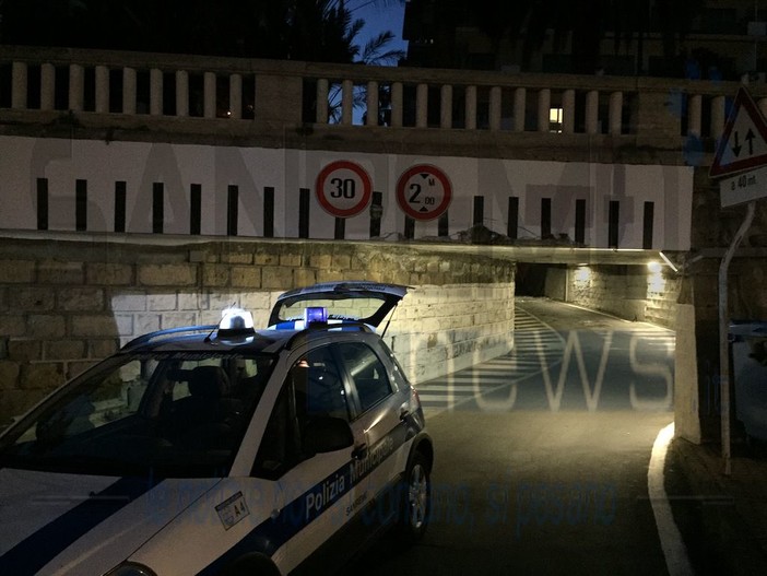 Sanremo: crollo di calcinacci, chiuso in via precauzionale il sottopasso del Castillo Sanremo: crollo di calcinacci, chiuso in via precauzionale il sottopasso del Castillo