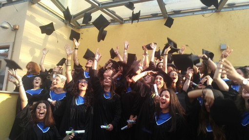 Imperia: celebrata ieri la tradizionale consegna dei diplomi degli studenti del Ruffini (Foto)