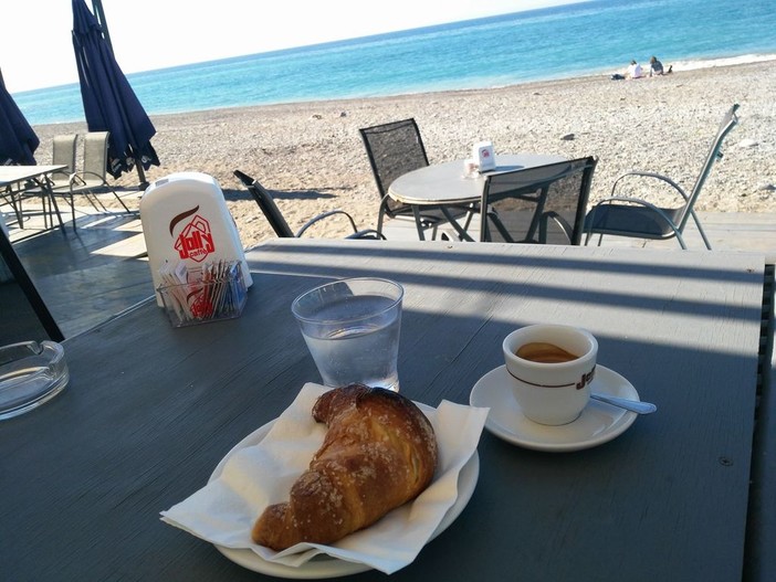 Cappuccino e brioche in riva al mare e tante altre stuzzicherie in pausa pranzo: è tempo di Trocadero