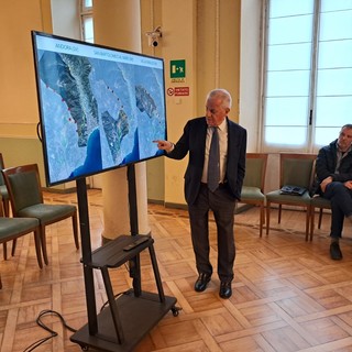 Claudio Scajola rilancia sul nucleare: &quot;Mini reattori, costi accessibili e durata infinita&quot;