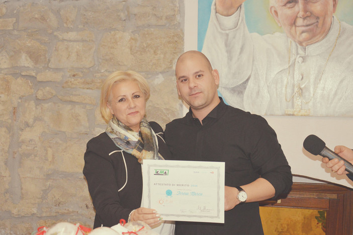 Apricale: domenica scorsa l'incontro per gli auguri tra la coop TeMa e gli ospiti delle case di riposo 'Anselmo Pisano' di Apricale ed 'Antonio Taggiasco'