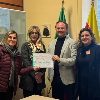 Ventimiglia, i bambini dell’infanzia di via Chiappori consegnano le letterine al Comune: si chiude il progetto natalizio di Coldiretti Imperia