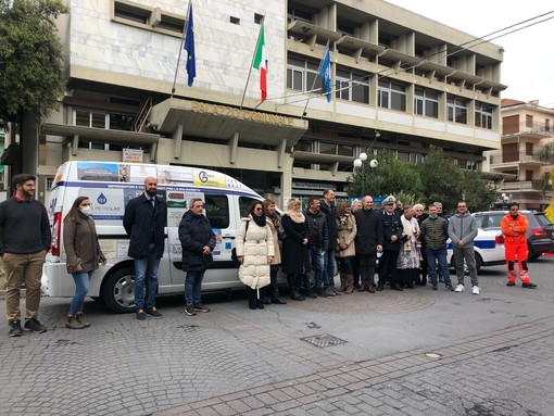 Diano Marina, inaugurato il progetto di mobilità garantita, Za Garibaldi: "Incentiva l'inclusione sociale. Un regalo a tutta la città" (foto) Diano Marina, inaugurato il progetto di mobilità garantita, Za Garibaldi: "Incentiva l'inclusione sociale. Un regalo a tutta la città" (foto)