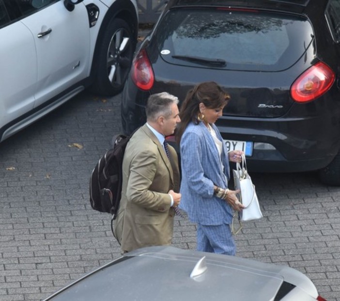 Maltrattamenti e concorsi truccati, per l'ex segretaria della Provincia Giulia Colangelo e per Novaro scena muta davanti al Gip