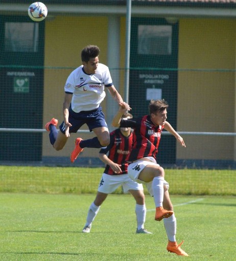Calcio: le immagini del match fra Caronnese e Argentina, purtroppo perso ieri dai rossoneri Calcio: le immagini del match fra Caronnese e Argentina, purtroppo perso ieri dai rossoneri