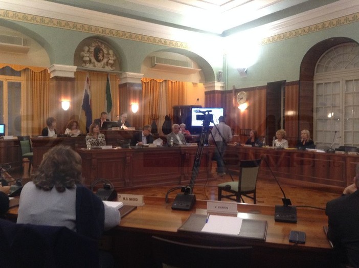 Sanremo: il Consiglio comunale approva il piano finanziario e le tariffe Tari, via libera della Giunta al Bilancio Preventivo 2016