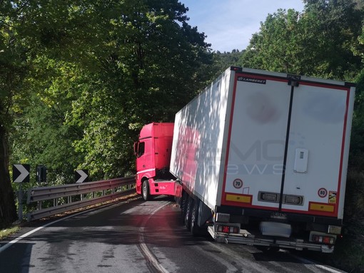 Premio 'Difesa consumatori 2025' a Vittorio Adolfo, Fai Liguria e Piemonte "Per noi c'è sempre la sicurezza in testa" Premio 'Difesa consumatori 2025' a Vittorio Adolfo, Fai Liguria e Piemonte "Per noi c'è sempre la sicurezza in testa"