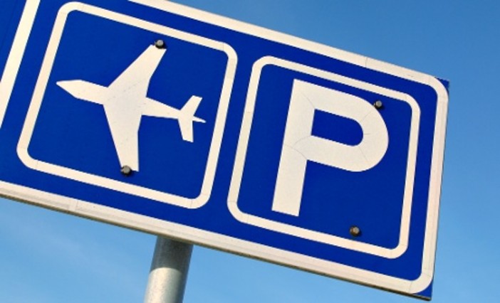 Parcheggiare in aeroporto può avere un serio impatto sul budget delle tue vacanze. Come risparmiare allora sul parcheggio?