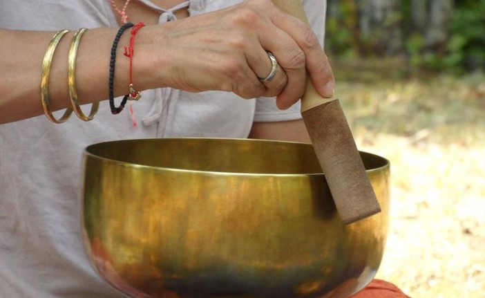 Combatti lo stress e ritrova il benessere fisico ed emotivo: all'Accademia Formativa un corso per imparare a suonare le campane tibetane