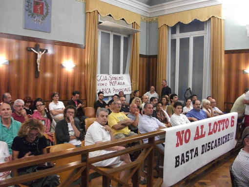 Sanremo: consiglio sui rifiuti. Di Meco "Prospettive emergenziali". Fera "La fantapolitica non serve"