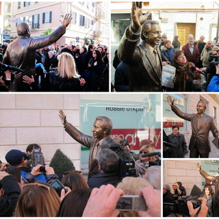 La statua di Mike questa mattina