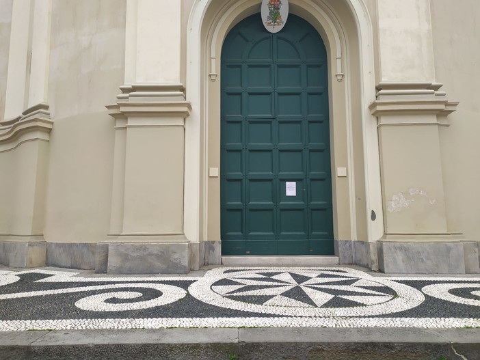 Coronavirus: chiusa la basilica di San Giovanni a Imperia. Il parroco "Aprirà oggi pomeriggio" (video)