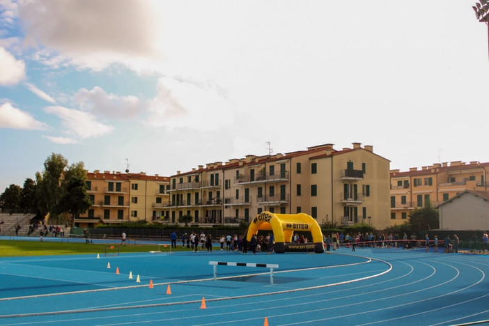 Maurina Olio Carli e il Marathon Club Imperia ringraziano il Comune per la gestione dell'impianto 'Lagorio' Maurina Olio Carli e il Marathon Club Imperia ringraziano il Comune per la gestione dell'impianto 'Lagorio'