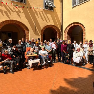 Sanremo, Il piccolo cottolengo "Don Orione" accoglie i Carabinieri per una visita speciale agli ospiti (foto)