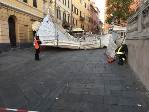 Imperia, crollo dell’impalcatura del Cavour: udienza rinviata ad aprile. Si cerca l’accordo con le compagnie assicurative Imperia, crollo dell’impalcatura del Cavour: udienza rinviata ad aprile. Si cerca l’accordo con le compagnie assicurative