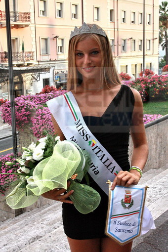 Sanremo: oggi l'amministrazione ha salutato Cecilia Anfossi, la matuziana che porterà la Liguria a Miss Italia Sanremo: oggi l'amministrazione ha salutato Cecilia Anfossi, la matuziana che porterà la Liguria a Miss Italia