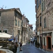 Ventimiglia, centro storico scelto come set per girare una serie televisiva