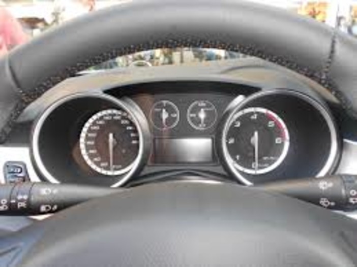 Presso il centro collaudi E2G di Sanremo revisione in pochi minuti Presso il centro collaudi E2G di Sanremo revisione in pochi minuti