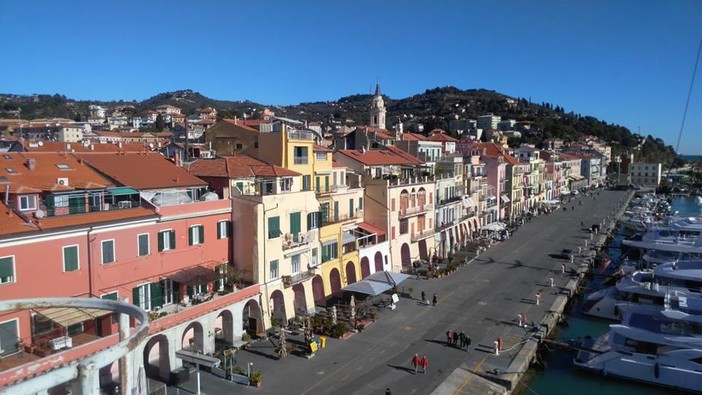 Confcommercio e Assipan inaugurano 'L’Approdo': martedì sul molo di Oneglia con uno 'Show cooking' e degustazione
