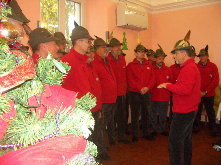 Imperia: concerto del Coro Alpino Monte Saccarello alla Casa di Riposo Fondazione Quaglia Imperia: concerto del Coro Alpino Monte Saccarello alla Casa di Riposo Fondazione Quaglia