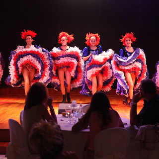 Al Casinò di Sanremo per Ferragosto un'altra esplosione di colori, entusiasmanti coreografie e sensuali evoluzioni