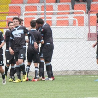 Calcio, Coppa Italia di Eccellenza: l'Unione Sanremo sbarca in finale, Cardini e Rovella regolano i biancorossi