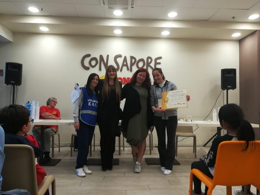 La V C dell'I.C. Sanremo Ponente Asquasciati vince il concorso poetico 'Chi adotta un amico, trova un tesoro' La V C dell'I.C. Sanremo Ponente Asquasciati vince il concorso poetico 'Chi adotta un amico, trova un tesoro'