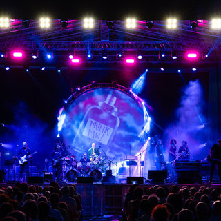 Concerto al Palazzetto dello Sport di Cuneo: arrivano i Pink Floyd Legend, un tributo memorabile!