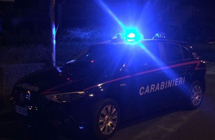 Misteriosi spari nella notte a Diano Marina, forse per intimorire una famiglia residente in città Misteriosi spari nella notte a Diano Marina, forse per intimorire una famiglia residente in città