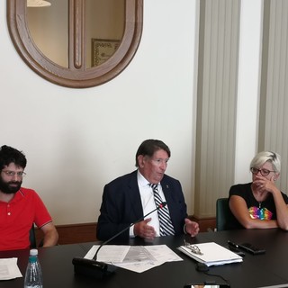 Imperia: la proposta di PromImperia su Olioliva "Facciamola in piazza Goito, il deposito franco è inagibile" (foto e video) Imperia: la proposta di PromImperia su Olioliva "Facciamola in piazza Goito, il deposito franco è inagibile" (foto e video)